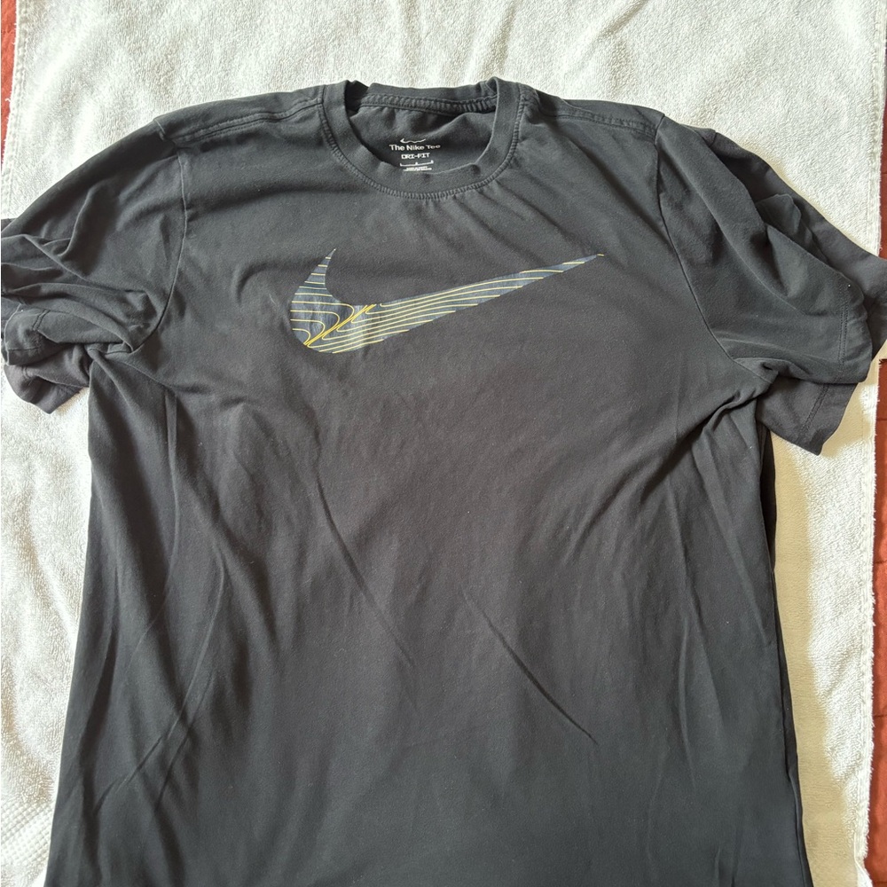 Lot of 3 L Nike T Shirts